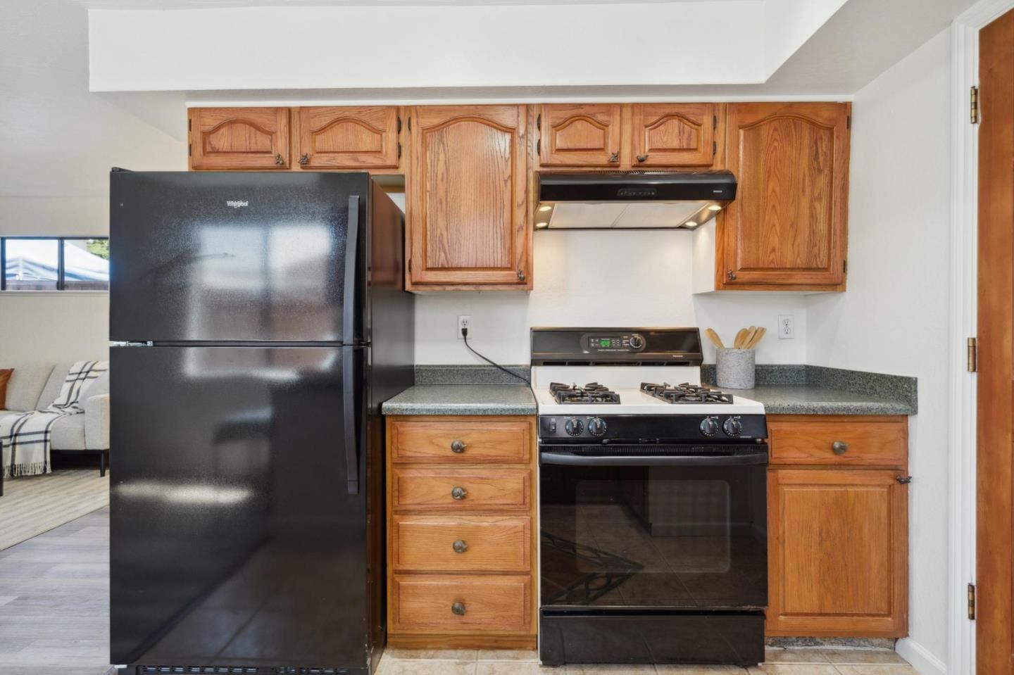 77 Montecito Avenue Pacifica, CA 94044 - Photo 8 of 23