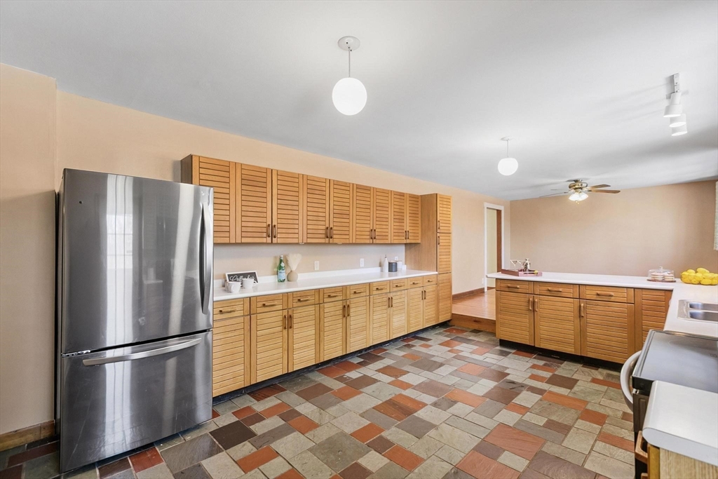 3 Rio Vista Street Billerica, MA 01862 - Photo 13 of 40