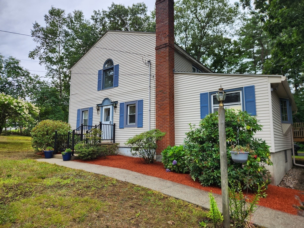 3 Rio Vista Street Billerica, MA 01862 - Photo 2 of 40