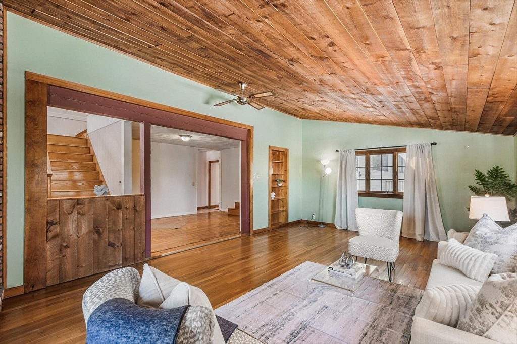 3 Rio Vista Street Billerica, MA 01862 - Photo 9 of 40