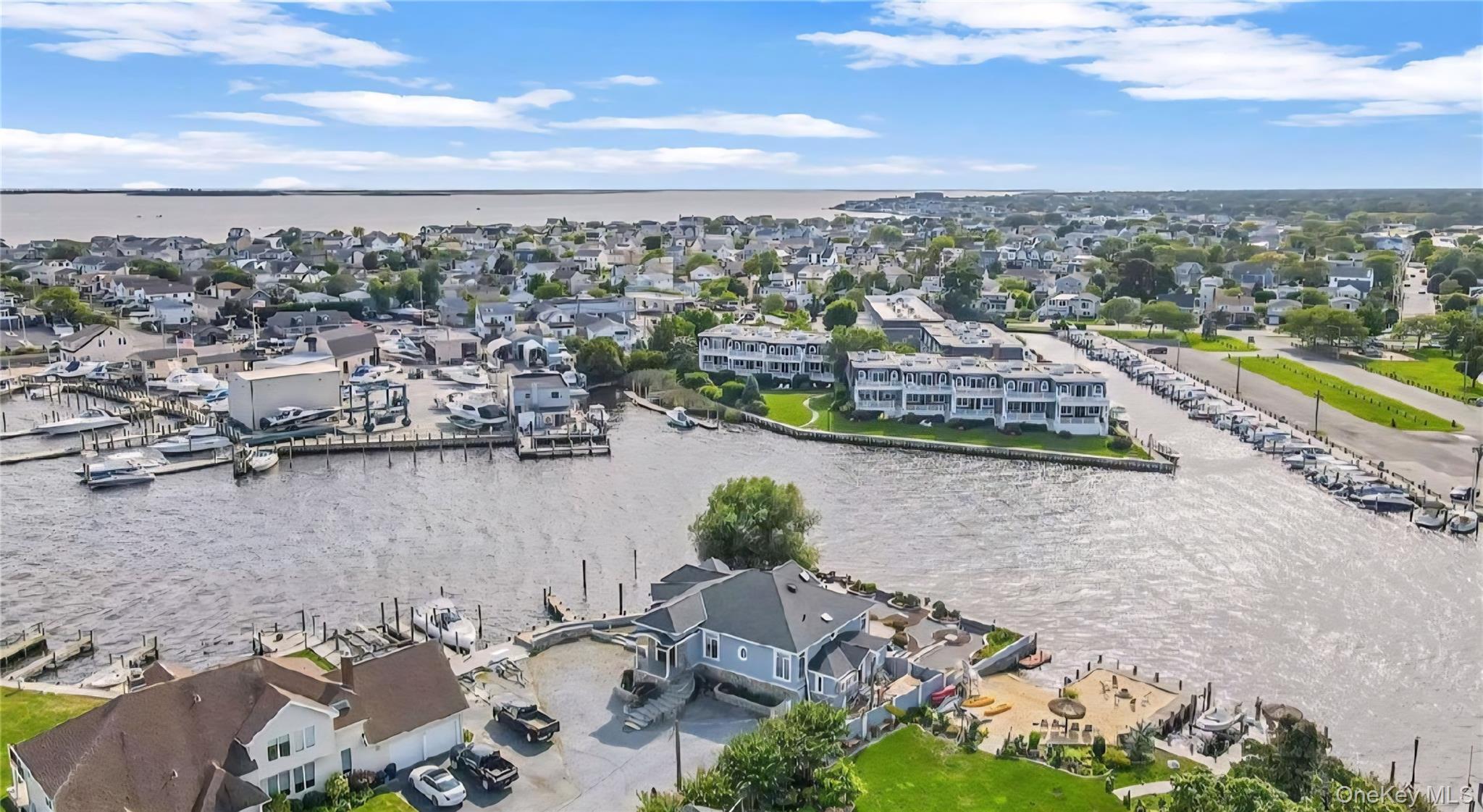 238 West Islip Road West Islip, NY 11795 - Photo 12 of 14