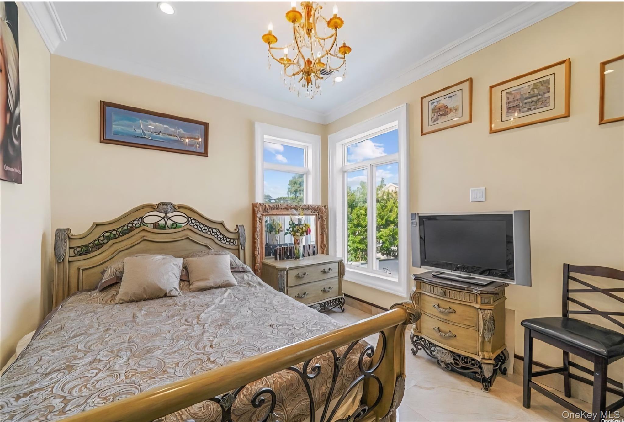 238 West Islip Road West Islip, NY 11795 - Photo 10 of 14