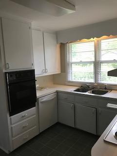 108 Overhill Road Walterboro, SC 29488 - Photo 3 of 11 Overhill Kitchen