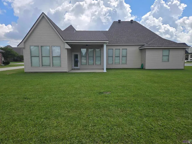 $2,600 | 466 Sugar Highland Boulevard, Houma, LA 70360