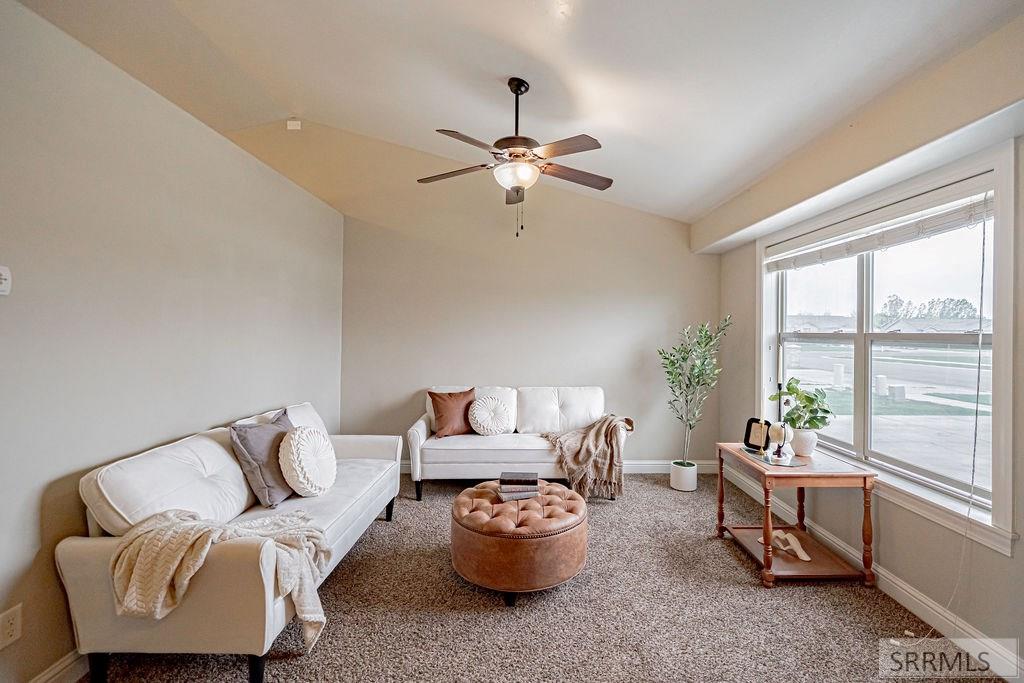 3750 East Ridgeland Drive Idaho Falls, ID 83401 - Photo 6 of 46
