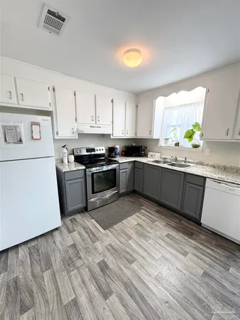 $1,700 | 854 Amberway Drive, Pensacola, FL 32506