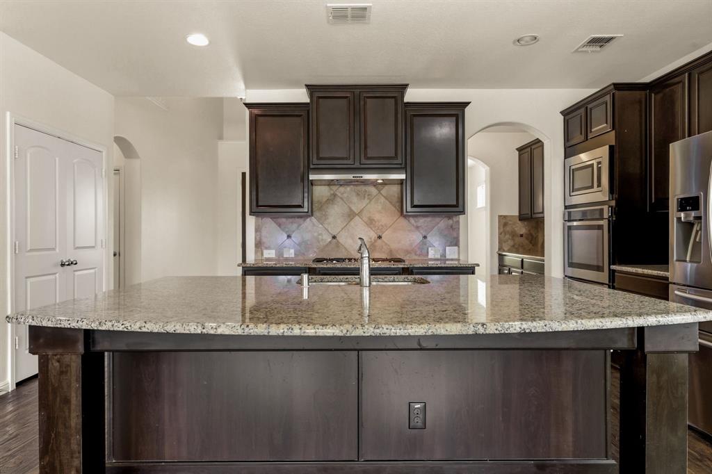 5115 Live Oak Drive Sachse, TX 75048 - Photo 6 of 40