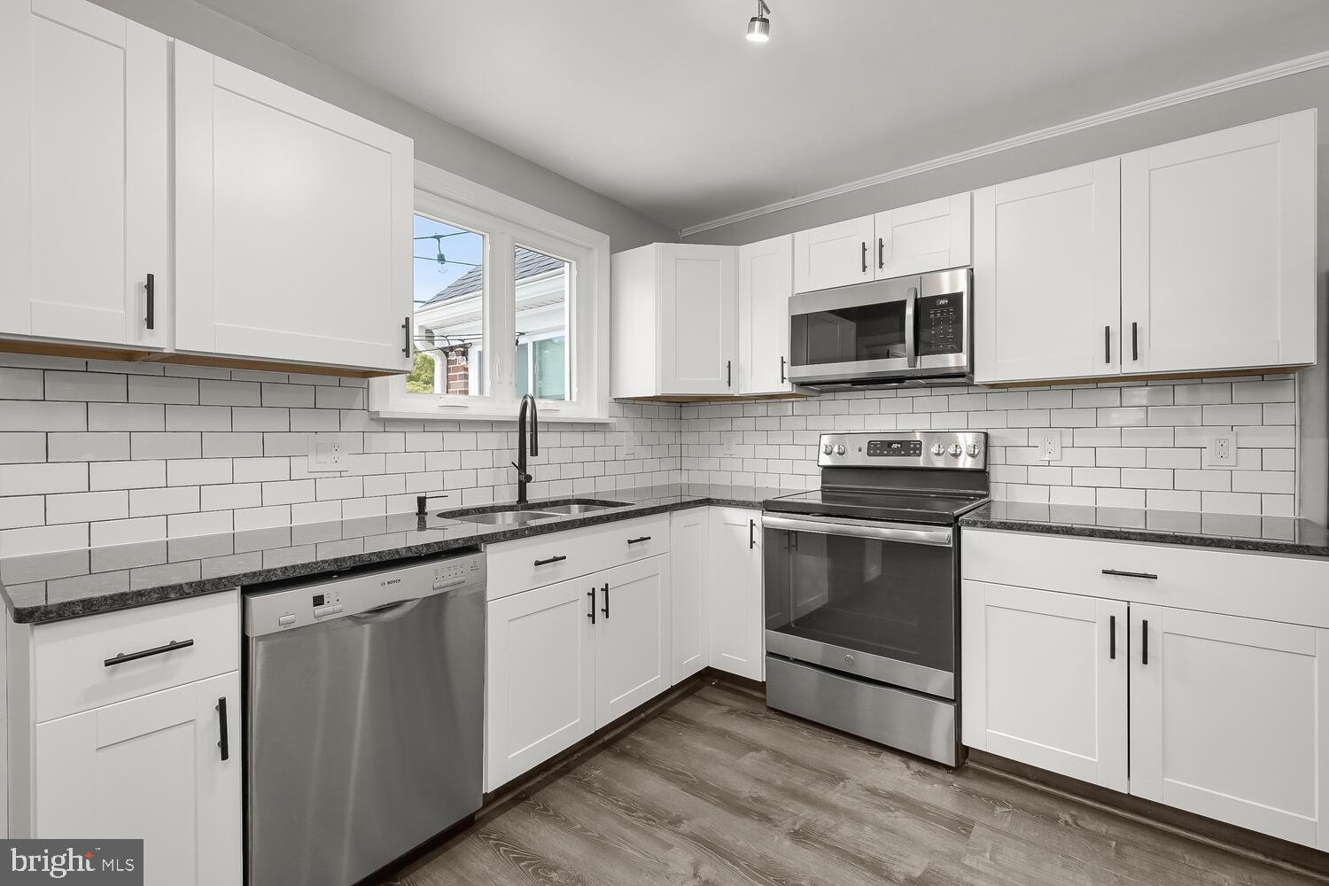 420 Hillen Road Towson, MD 21286 - Photo 13 of 60 Main Level Kitchen
