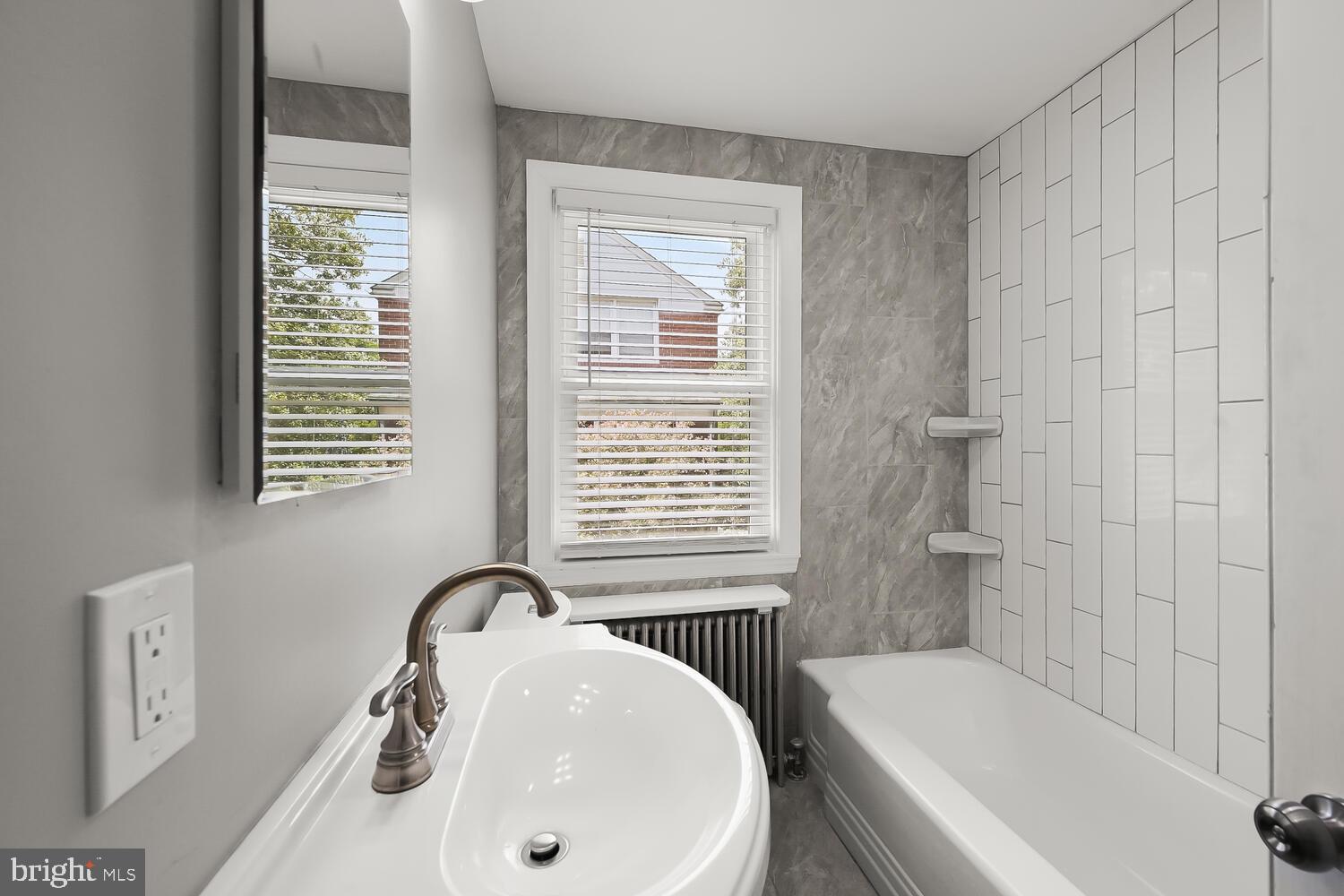 420 Hillen Road Towson, MD 21286 - Photo 27 of 60 Main Level Bath