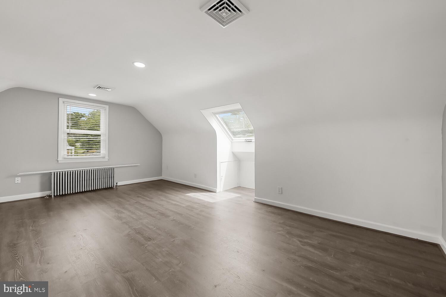 420 Hillen Road Towson, MD 21286 - Photo 29 of 60 Upper Level Living Room