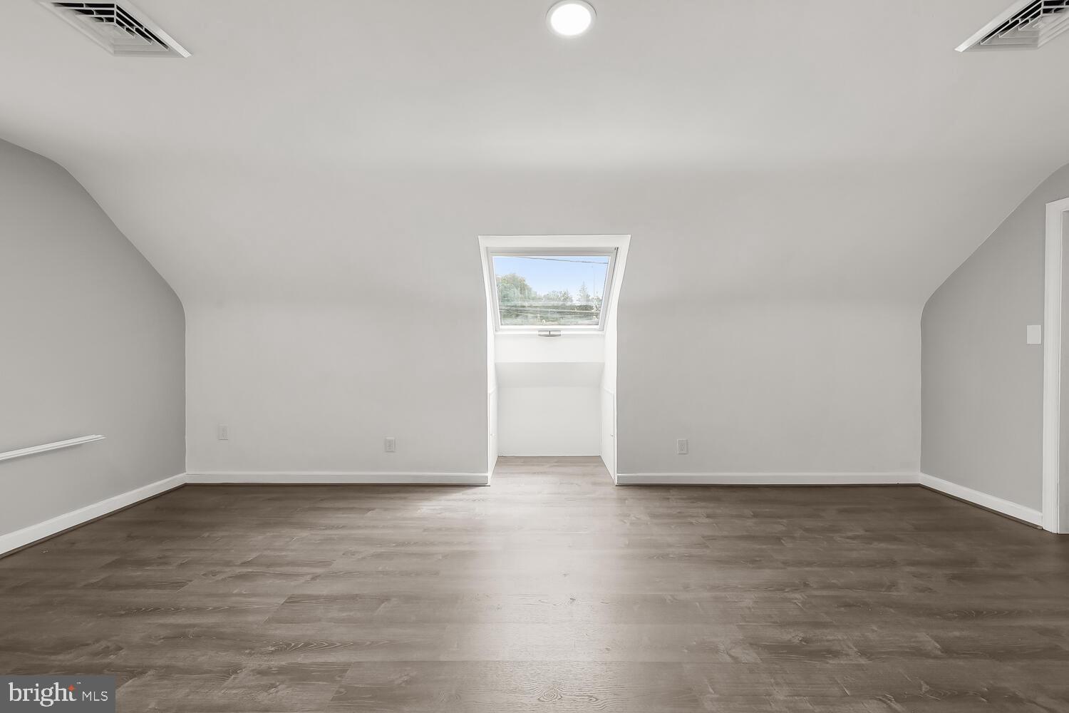 420 Hillen Road Towson, MD 21286 - Photo 30 of 60 Upper Level Living Room