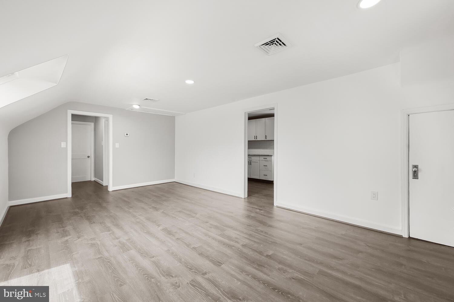 420 Hillen Road Towson, MD 21286 - Photo 32 of 60 Upper Level Living Room