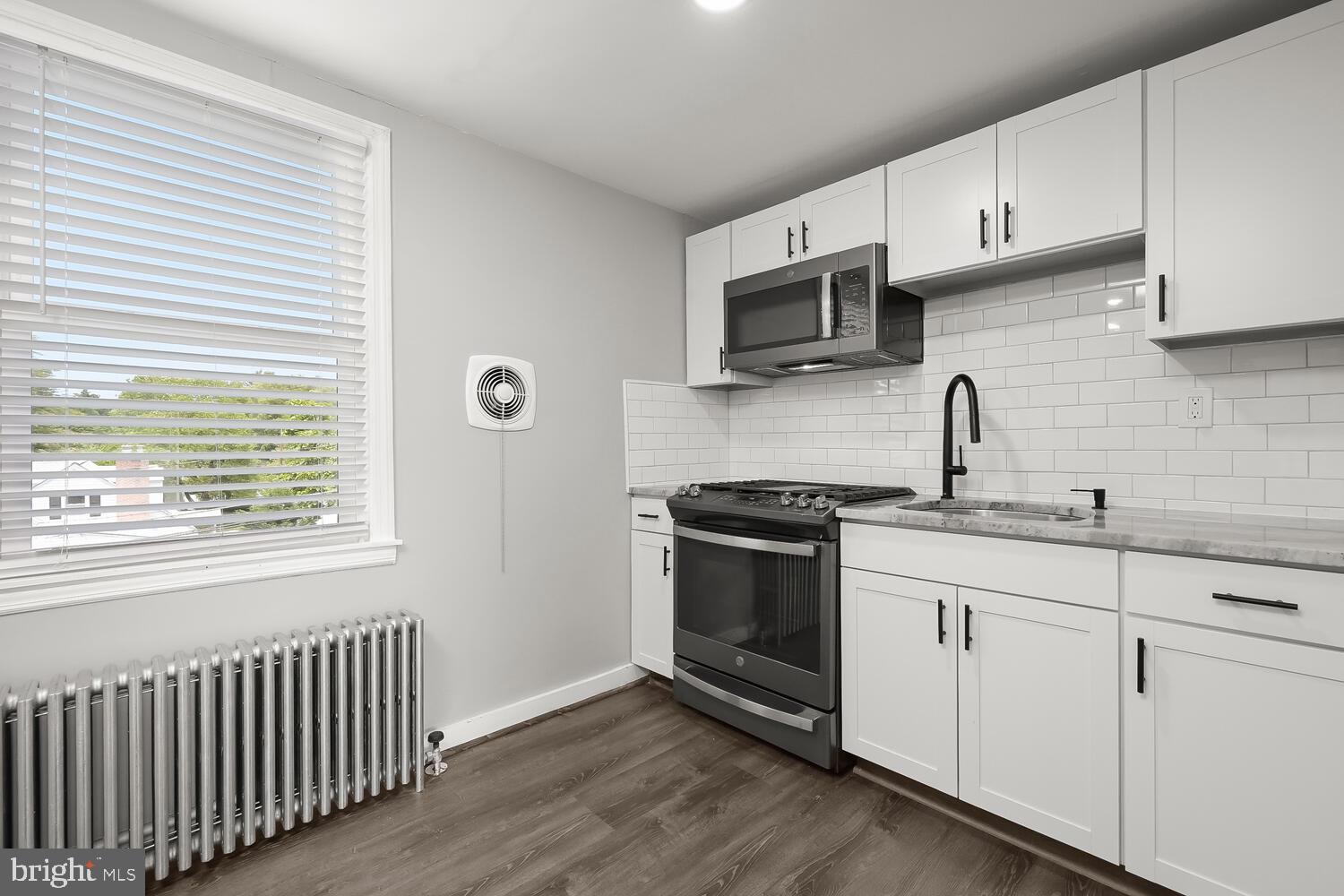 420 Hillen Road Towson, MD 21286 - Photo 33 of 60 Upper Level Kitchen