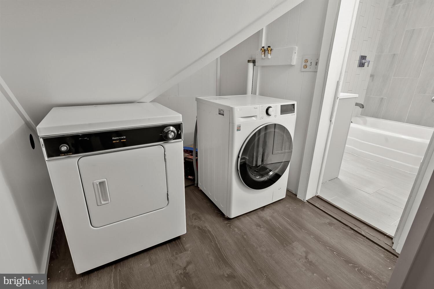420 Hillen Road Towson, MD 21286 - Photo 41 of 60 Upper Level Laundry