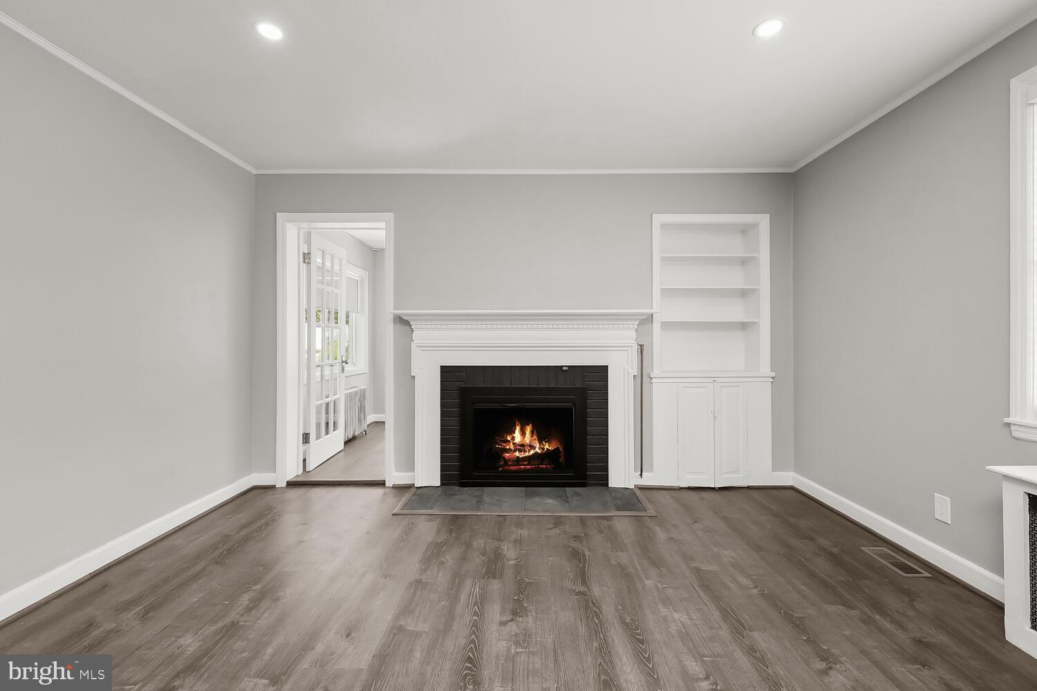 420 Hillen Road Towson, MD 21286 - Photo 6 of 60 Living Room