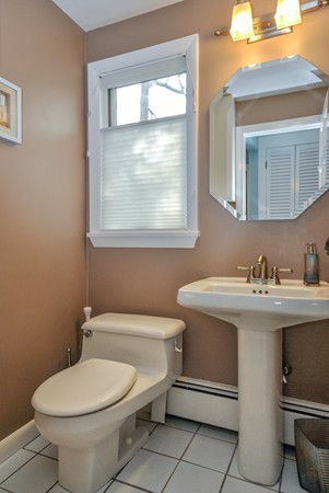 24 Hollow Ridge Road Needham, MA 02494 - Photo 6 of 16 Gallery Image 6