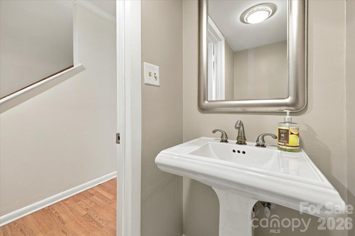 5805 Sharon Road, Unit E Charlotte, NC 28210 - Photo 24 of 27 Gallery Image 24