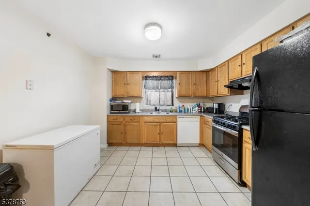 $850,000 | 28 Branford Street, Unit 3, Newark, NJ 07114