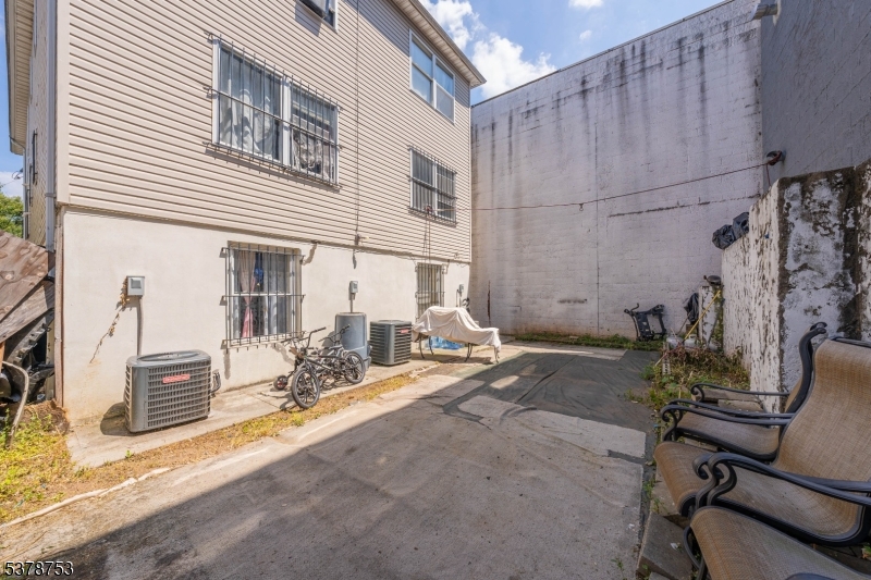 28 Branford Street, Unit 3 Newark, NJ 07114 - Photo 20 of 23