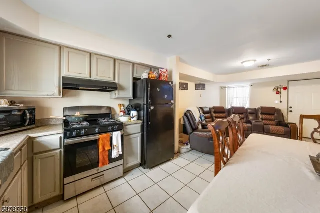 $850,000 | 28 Branford Street, Unit 3, Newark, NJ 07114