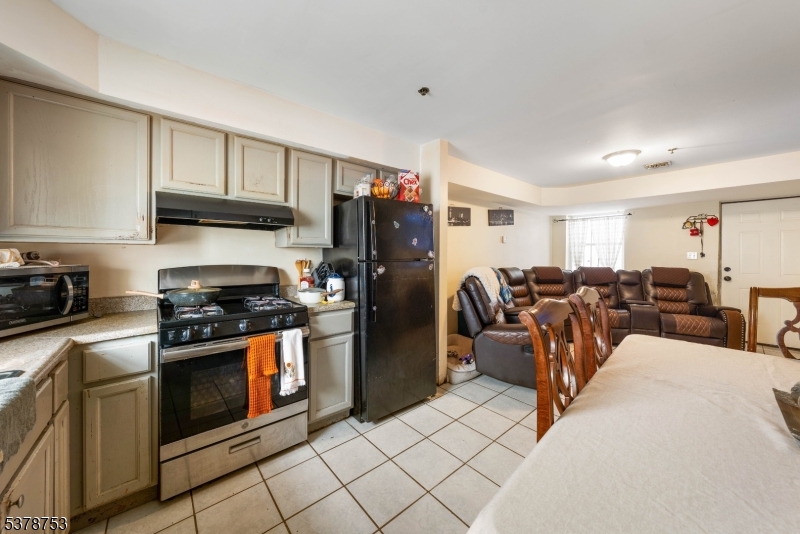 28 Branford Street, Unit 3 Newark, NJ 07114 - Photo 4 of 23