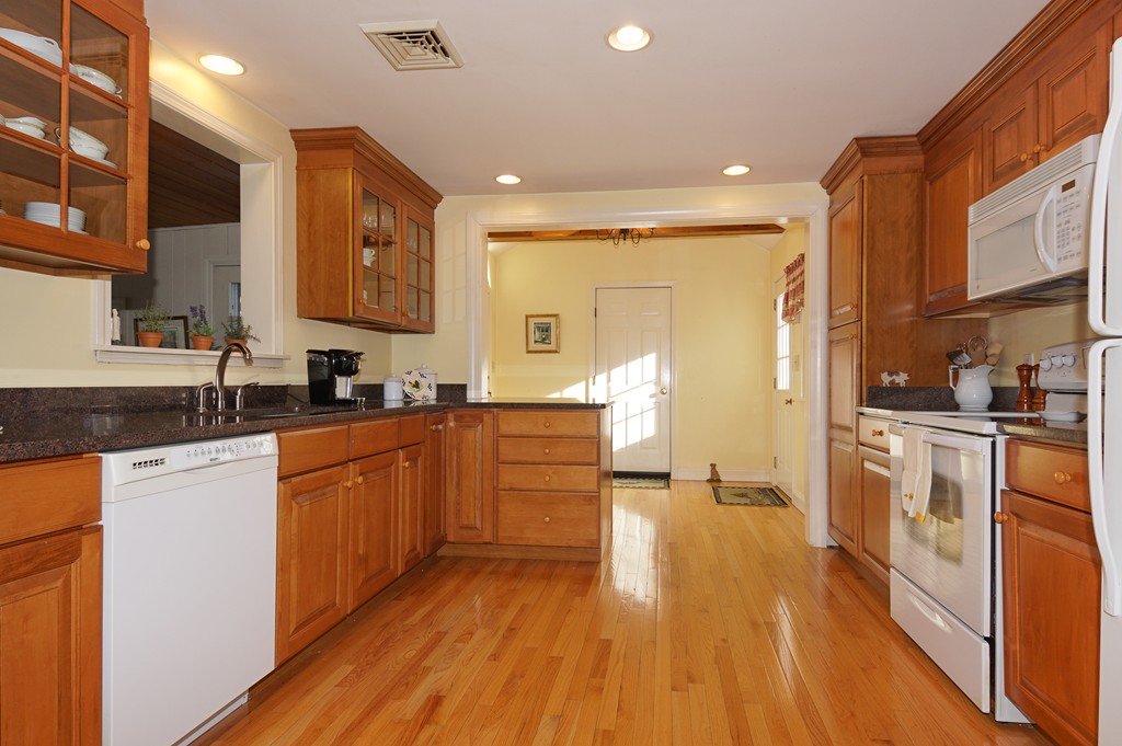 20 Chestnut Hill Road Northborough, MA 01532 - Photo 11 of 27 Gallery Image 11
