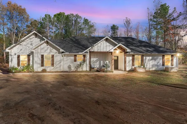 $469,000 | 11142 County Road 4103, Lindale, TX 75771