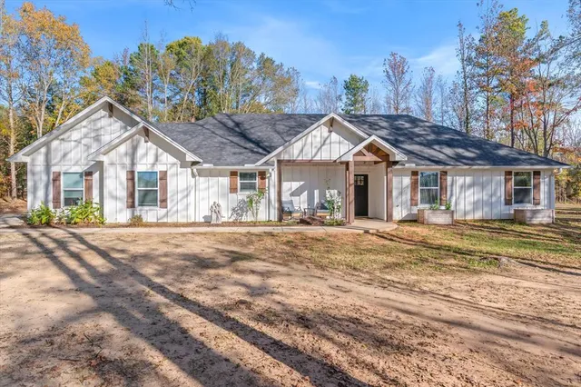 $499,000 | 11142 County Road 4103, Lindale, TX 75771