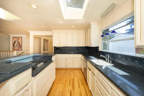 $1,475,000 | 551 4th Street, Montara, CA 94037