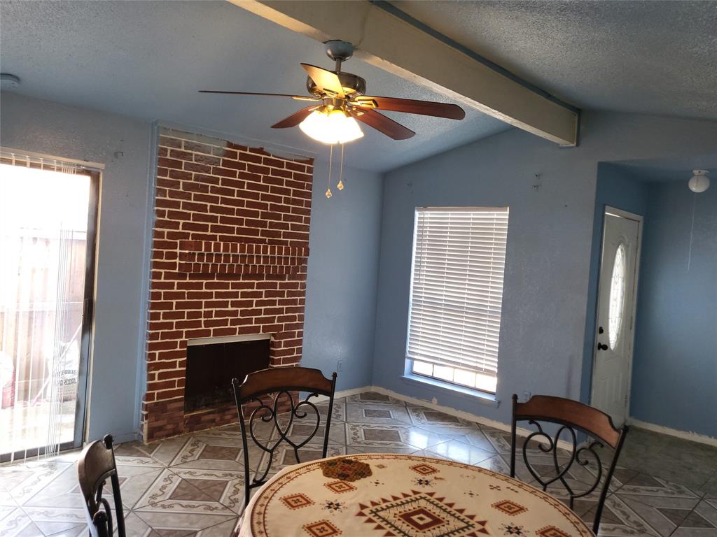 3320 Green Ridge Street Fort Worth, TX 76133 - Photo 3 of 24