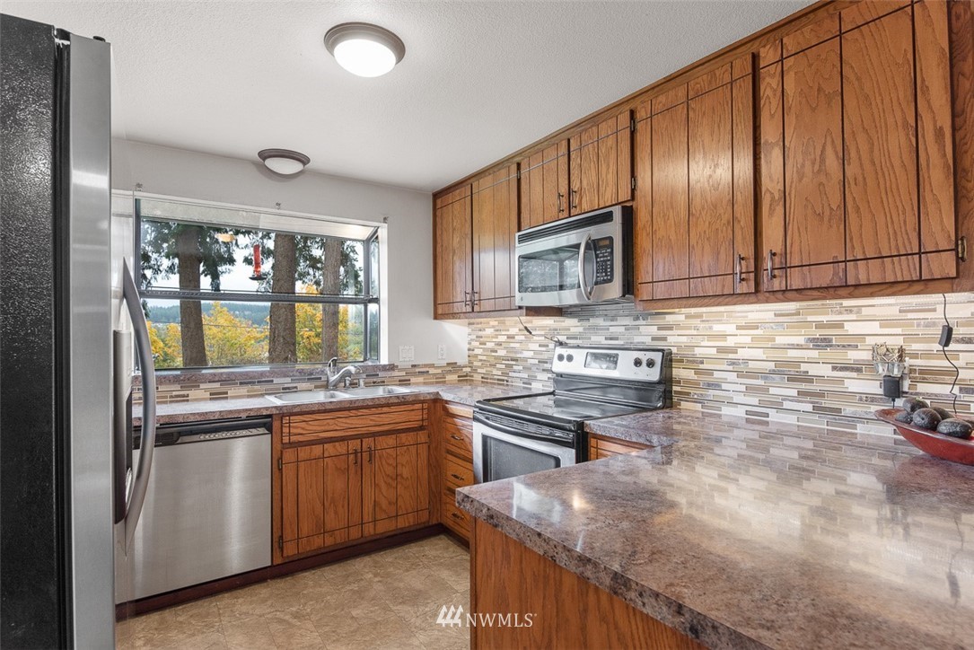 4173 Jones Road Oak Harbor, WA 98277 - Photo 11 of 25 Gallery Image 11