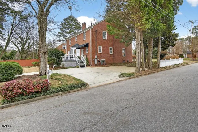 $349,900 | 2064 Oxford Road, Henderson, NC 27536