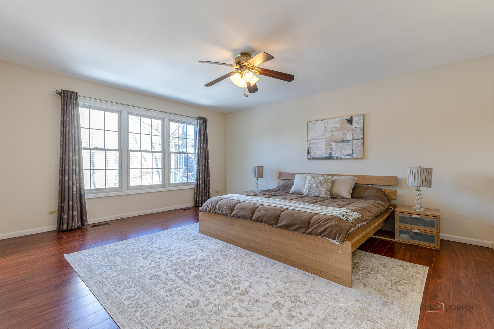 275 East Saddle Back Road Vernon Hills, IL 60061 - Photo 19 of 32 a living room with furniture and wooden floor