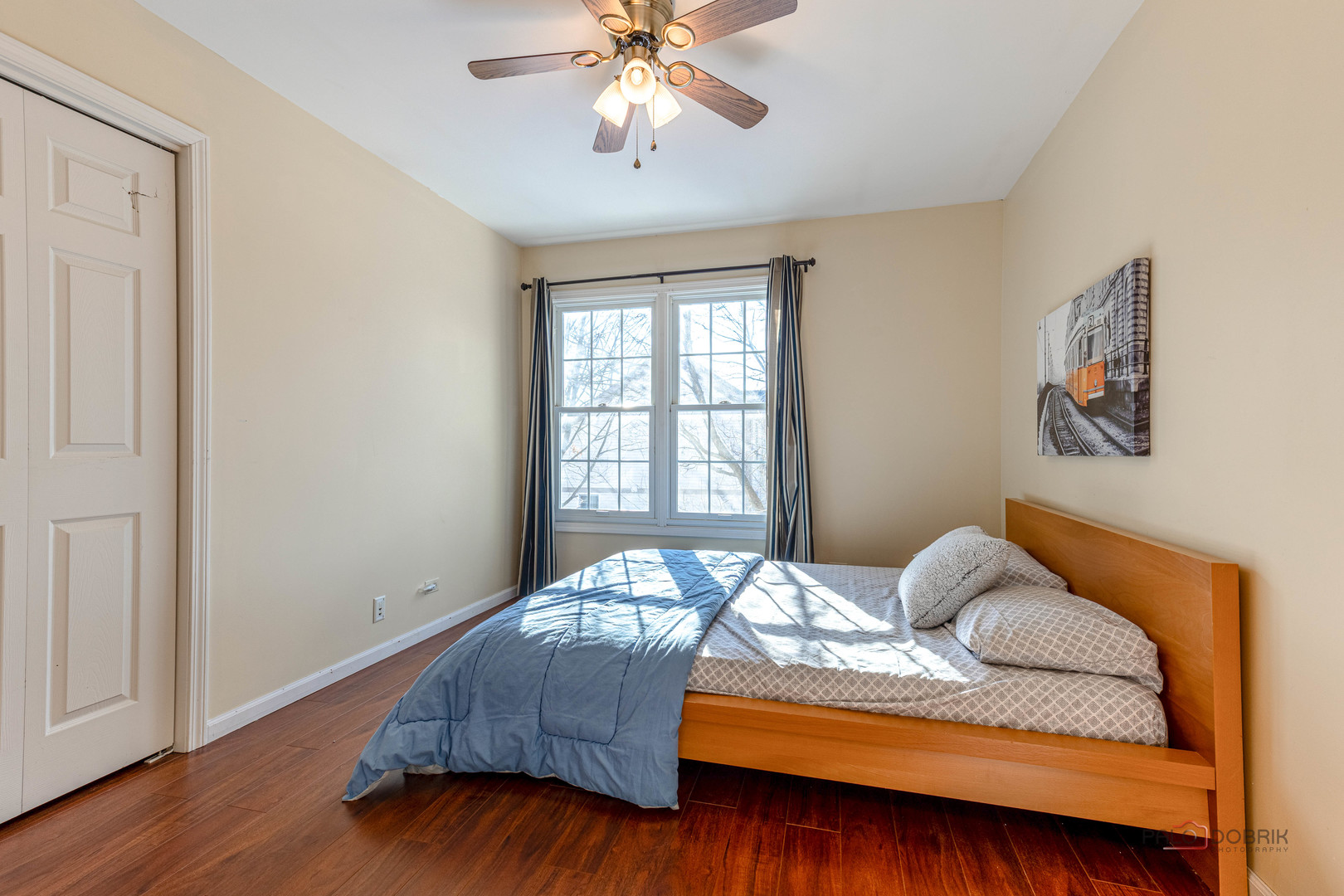 275 East Saddle Back Road Vernon Hills, IL 60061 - Photo 22 of 32 a bedroom with a bed and a window