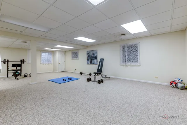 $879,000 | 275 East Saddle Back Road, Vernon Hills, IL 60061