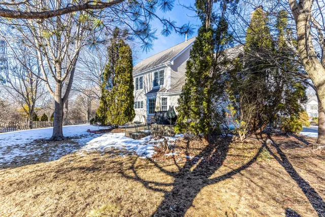 $879,000 | 275 East Saddle Back Road, Vernon Hills, IL 60061