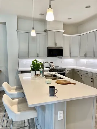 $3,895 | 6303 Arriba Avenue, Naples, FL 34113