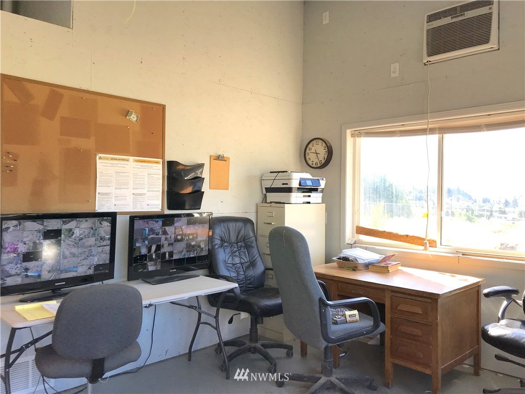 892 Lower Sunnyslope Road Wenatchee, WA 98801 - Photo 9 of 14 Gallery Image 9