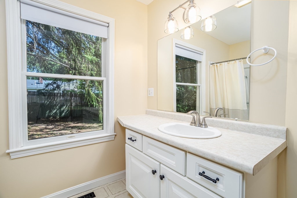 377 Main Street Townsend, MA 01474 - Photo 16 of 42 Gallery Image 16