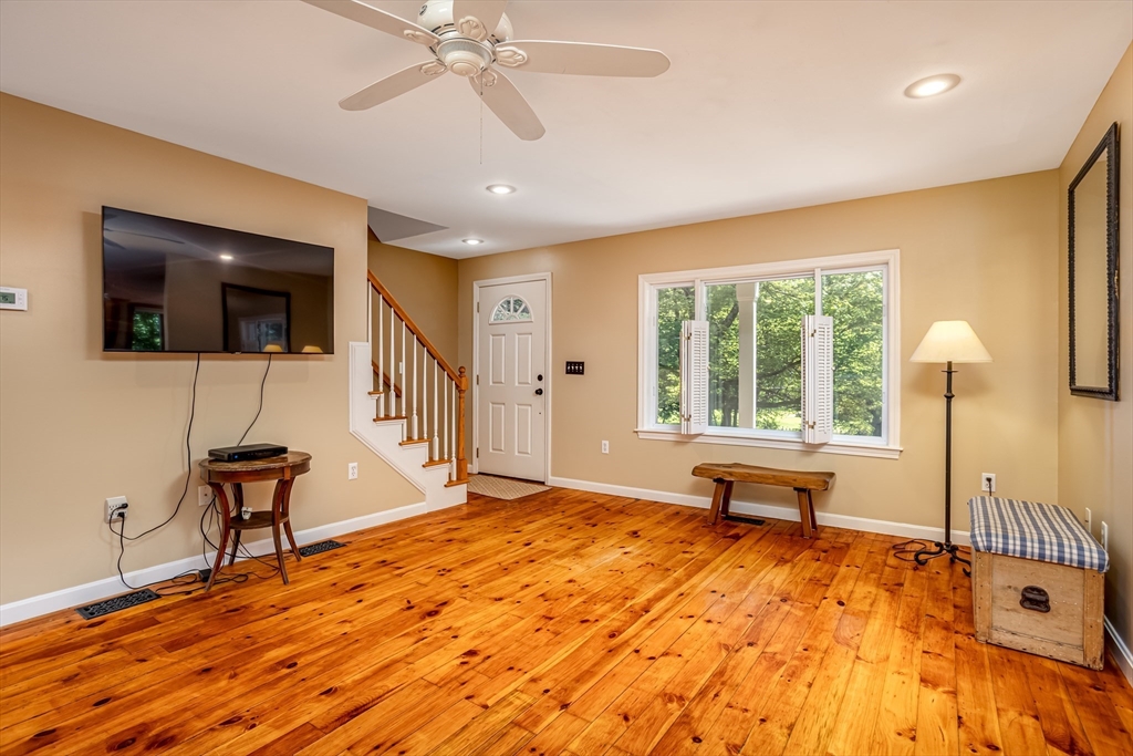377 Main Street Townsend, MA 01474 - Photo 7 of 42 Gallery Image 7