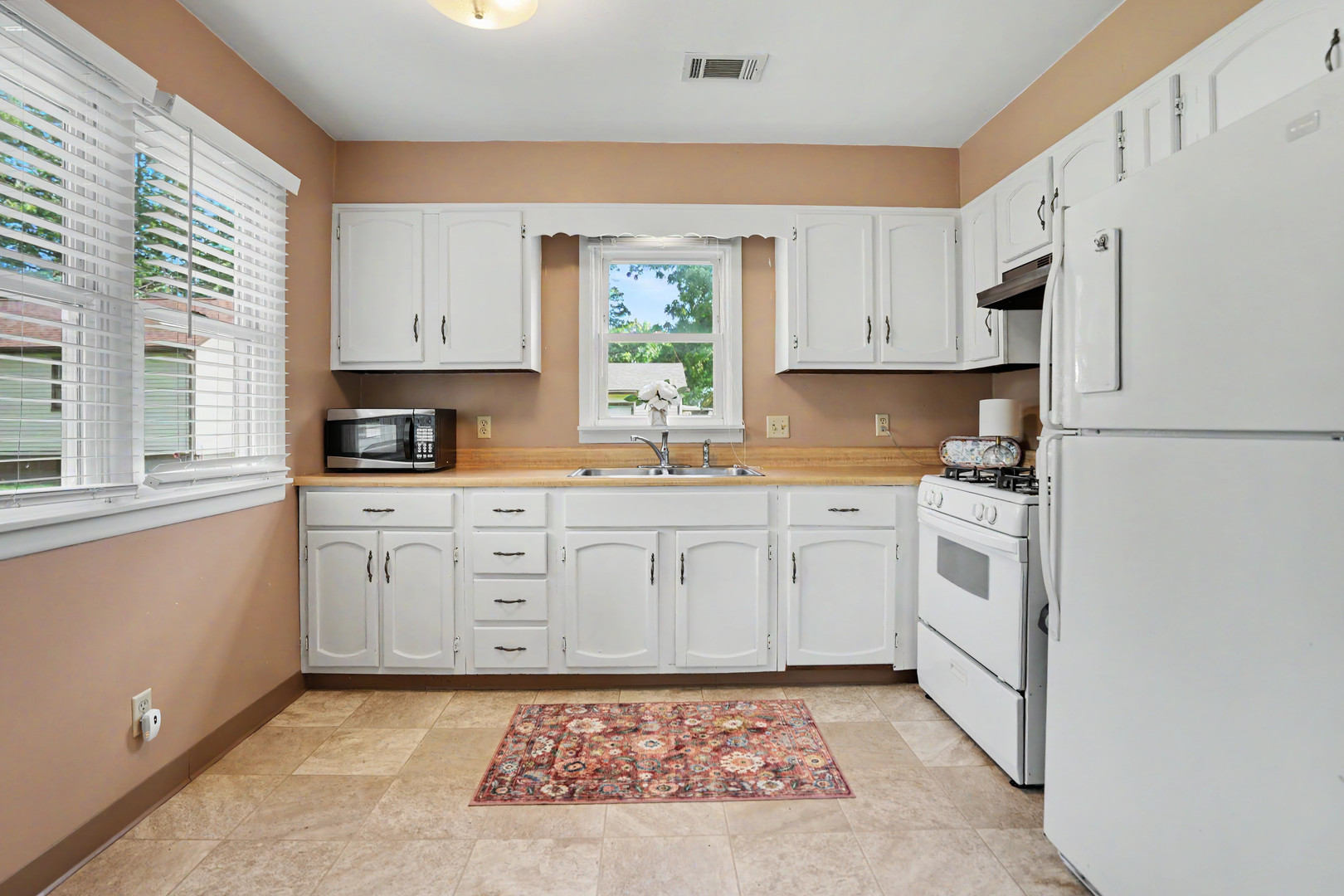4612 26th Avenue Moline, IL 61265 - Photo 5 of 17