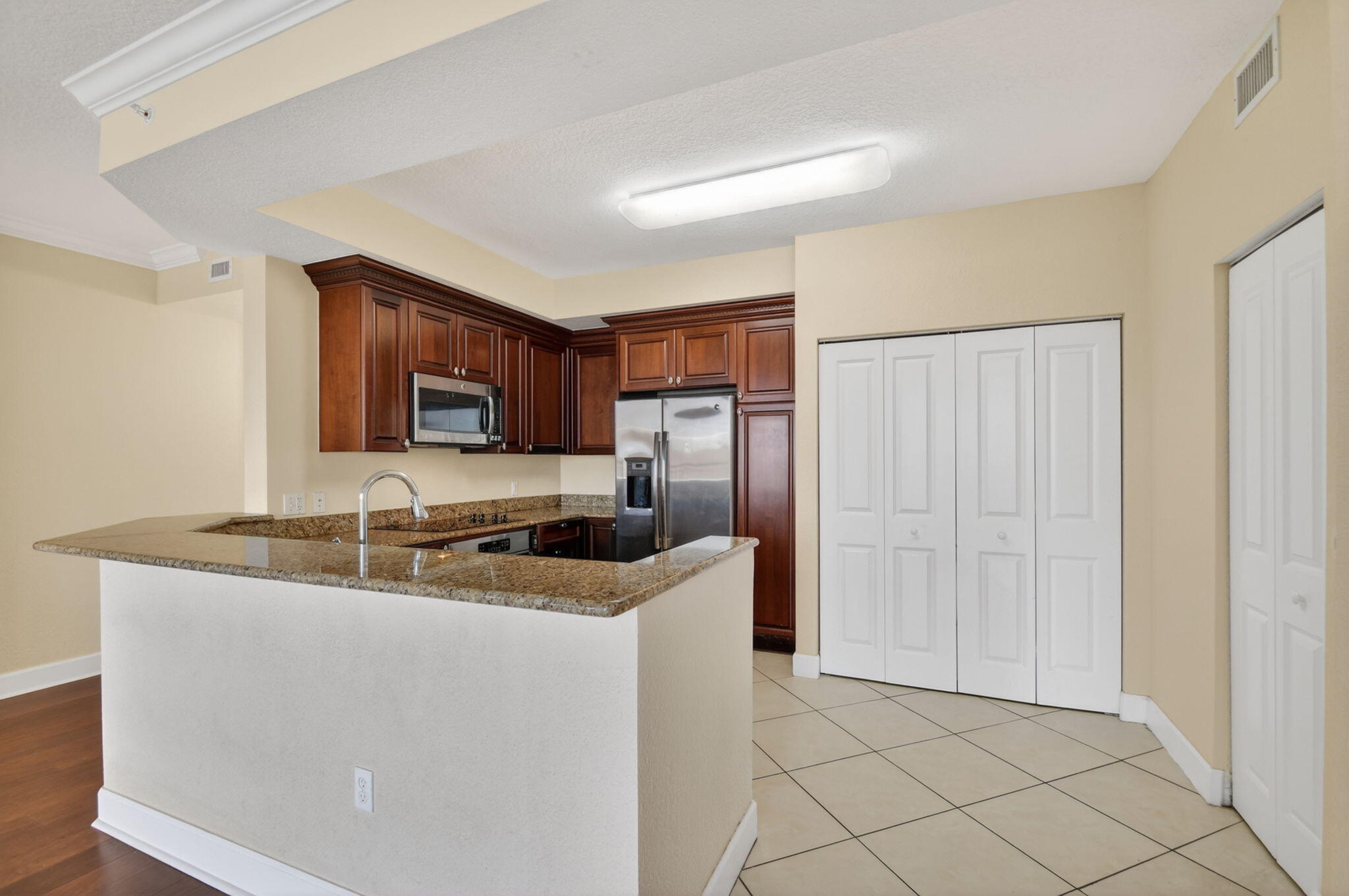 1660 Renaissance Commons Boulevard, Unit 2517 Boynton Beach, FL 33426 - Photo 9 of 93 10-web-or-mls-DSC_6999