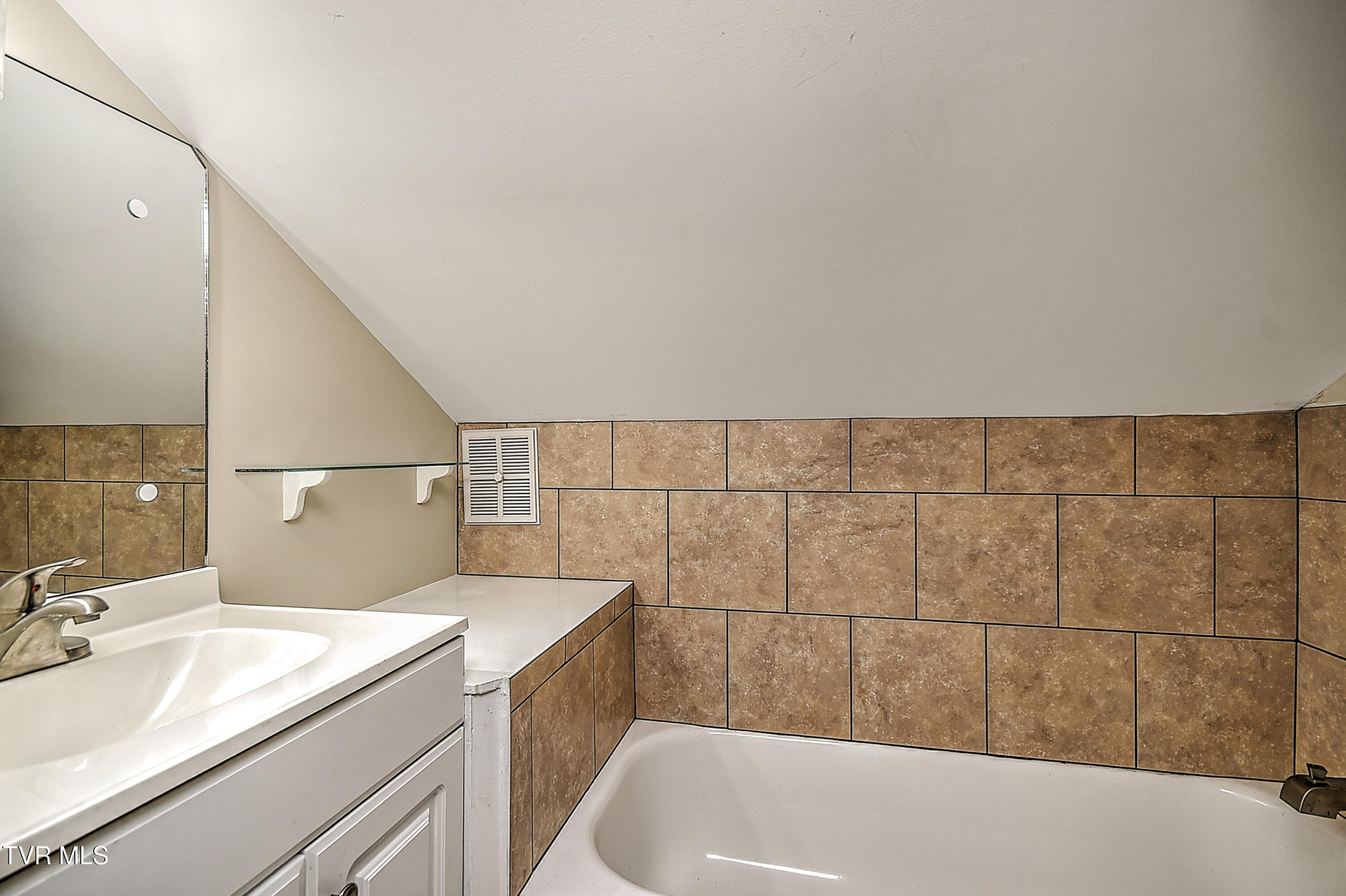 275 Tiger Creek Road Roan Mountain, TN 37687 - Photo 35 of 104 275 Tiger Creek EH-28