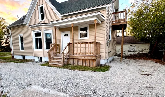 $164,900 | 423 Cliff Avenue, Racine, WI 53404