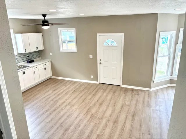 $164,900 | 423 Cliff Avenue, Racine, WI 53404