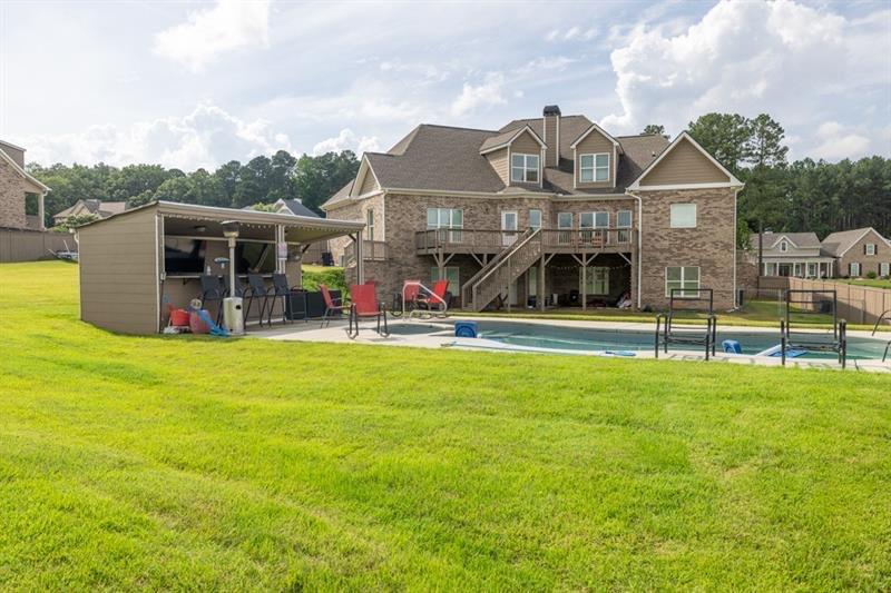 2112 Meadowood Cove Monroe, GA 30655 - Photo 4 of 100