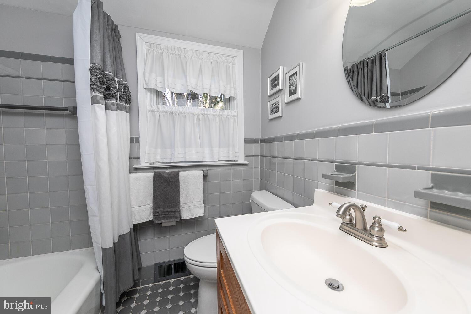 106 Johns Road Cheltenham, PA 19012 - Photo 19 of 38 Hall Bathroom