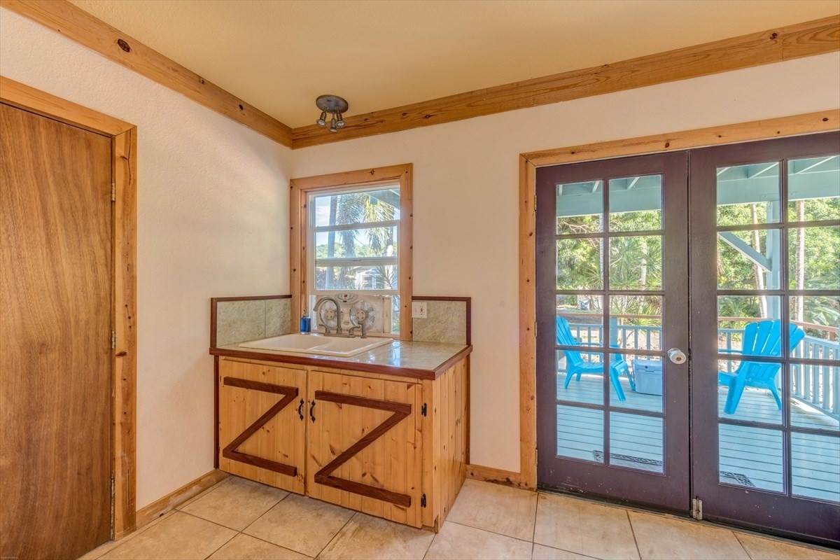 5121 Menehune Road, Unit 1 Waimea, HI 96796 - Photo 5 of 17 Gallery Image 5