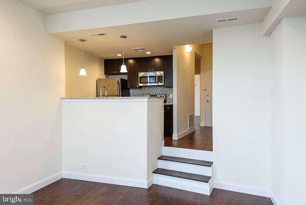 246 North 3rd Street, Unit 5D Philadelphia, PA 19106 - Photo 4 of 14