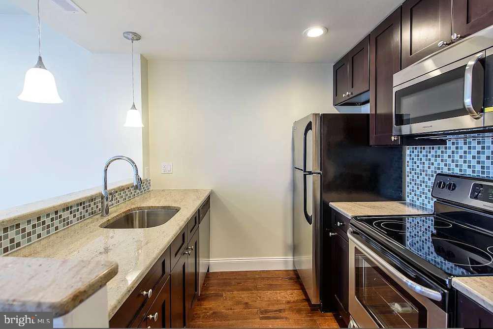 246 North 3rd Street, Unit 5D Philadelphia, PA 19106 - Photo 7 of 14